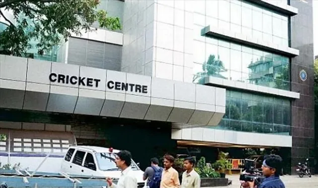 এবারে করোনার ধাক্কা বোর্ডের অন্দরে