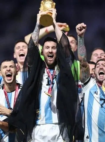 'আমি অবসর নিচ্ছি না', বিশ্বকাপ জিতে বিরাট ঘোষণা মেসির