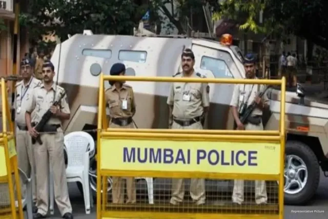 স্ত্রীকে হত্যা করে পুলিশের কাছে আত্মসমর্পণ স্বামীর