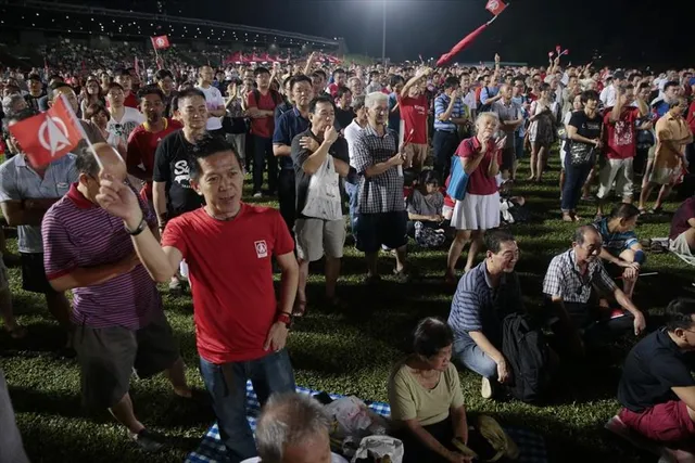 দীর্ঘ ১৬ বছর পর জার্মানিতে পালাবদল