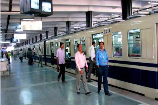 TET পরীক্ষার জন্য আজ ৮টি অতিরিক্ত মেট্রো চলবে