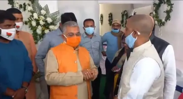 রাজনীতির বাইরে বেরিয়ে সৌজন্য দিলীপের!