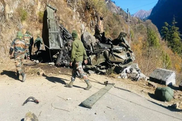 ১৬ জন সেনার মৃত্যুতে গভীর শোকপ্রকাশ রাষ্ট্রপতি-প্রধানমন্ত্রীর
