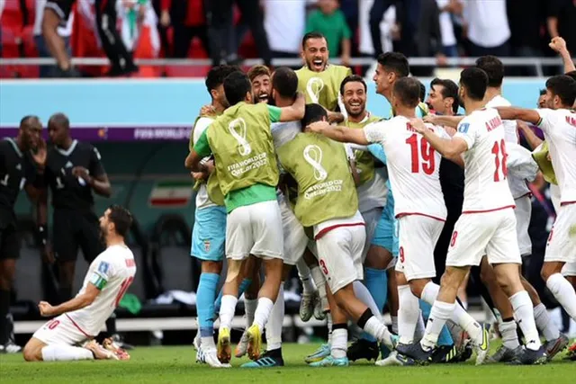 অতিরিক্ত সময়ে দুই গোল দিয়ে ইরানের নাটকীয় গোল