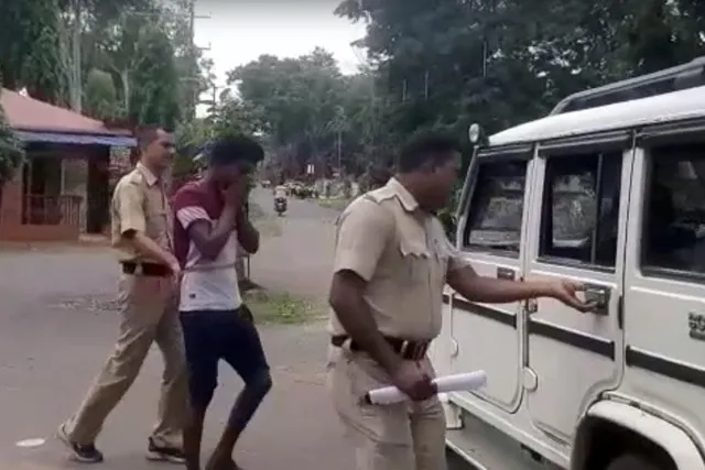 নাকা চেকিংয়ে ধরা পড়ল ২২টন কয়লার গাড়ি