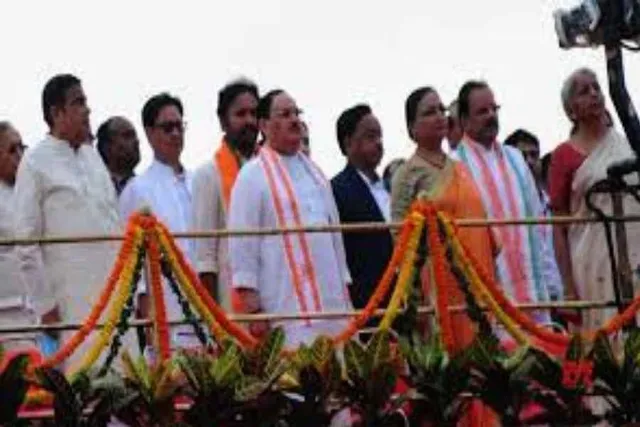 দিল্লিতে জাতীয় পতাকা উত্তোলন করলেন জেপি নাড্ডা