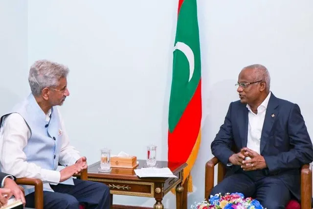 মালদ্বীপের রাষ্ট্রপতির সঙ্গে দেখা করলেন বিদেশমন্ত্রী