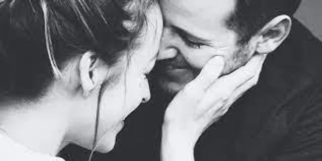 ঠোঁট স্পর্শ না করেই এই কিসের মাধ্যমে সহজেই মনোমালিন্য দূর করুন