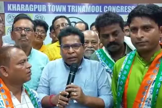 তৃণমূলে যোগদান চার বিরোধী কাউন্সিলরের