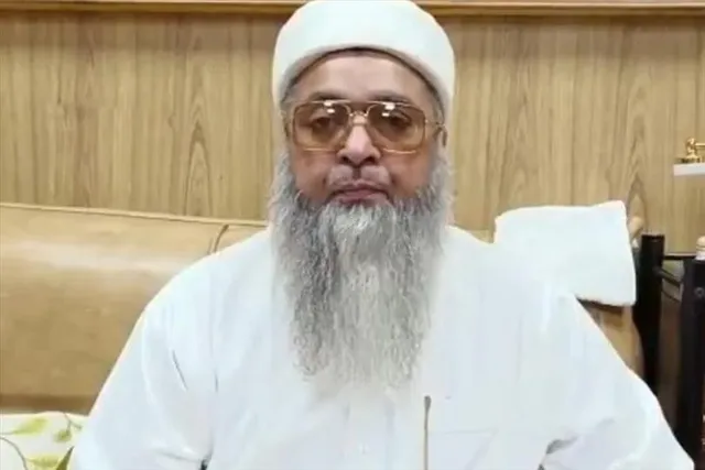 ওয়াই প্লাস ক্যাটাগরির নিরাপত্তা পেলেন আরএসএস প্রধানকে "রাষ্ট্রপিতা" বলে অভিহিত করা ধর্মগুরু