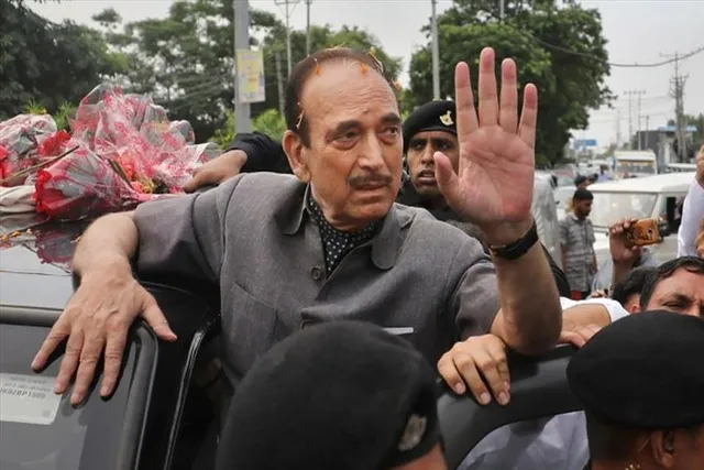 সোমবারেই দলের নাম ঘোষণা করতে পারেন গুলাম নবী আজাদ