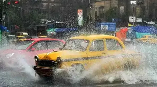 রাতে আরও বৃষ্টি বাড়বে কলকাতায়