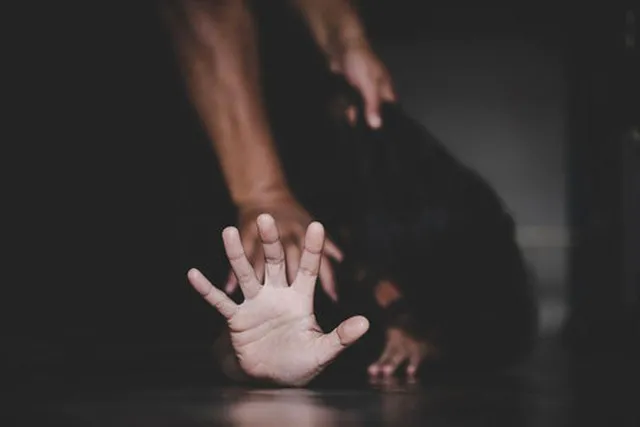 নাবালিকা ধর্ষণকাণ্ডে বেফাঁস মন্তব্য করে বিতর্কে মুখ্যমন্ত্রী