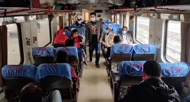 সংক্রমণ রোধে কড়াকড়ি বাংলাদেশে