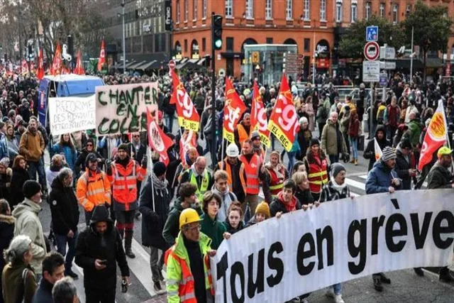 ফ্রান্সে ফের ধর্মঘট