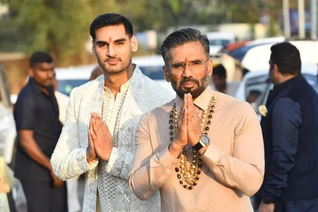 মেয়ের বিয়েতে নয়া লুক সুনিল শেট্টির