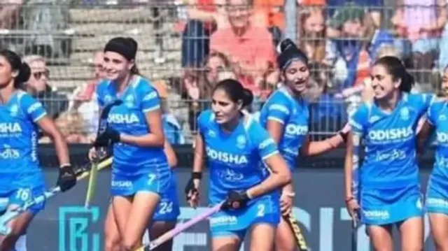 মহিলা হকি বিশ্বকাপে শক্তিশালী ইংল্যান্ডের বিরুদ্ধে ১-১-এ ড্র সবিতাদের