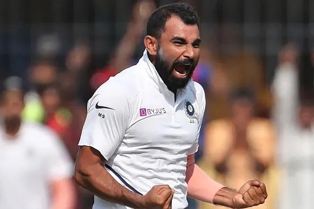 শামির ৩ টি উইকেট