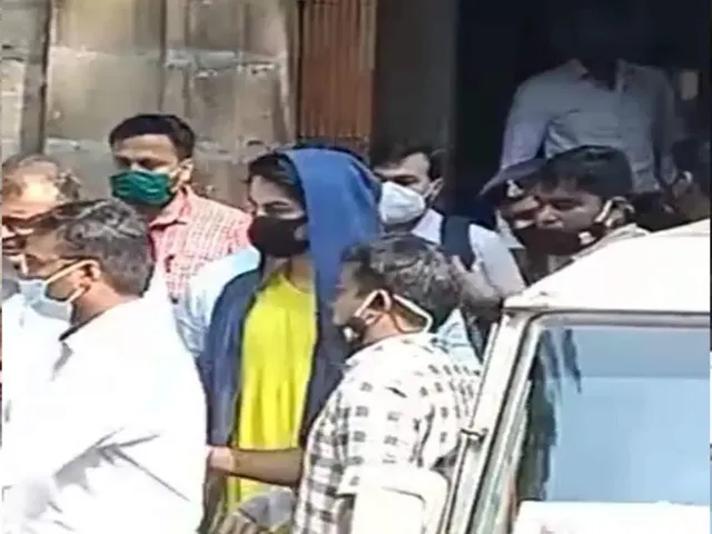 ড্রাগ মামলায় আদালতে পেশ করা হল শাহরুখ পুত্র সহ ৮ অভিযুক্তকে