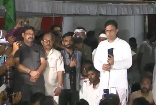 স্বরাষ্ট্রমন্ত্রীর পদত্যাগ না হওয়া পর্যন্ত সংগ্রাম চলবে, হুংকার আটক প্রিয়াঙ্কা গান্ধীর