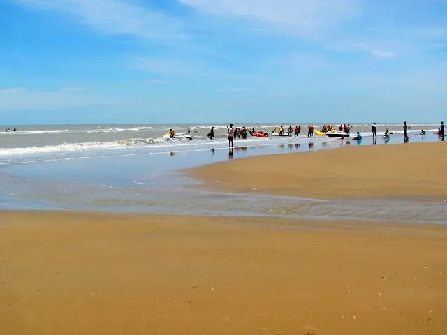 করোনায় বেড়িয়ে আসুন নির্জন সমুদ্র সৈকতে