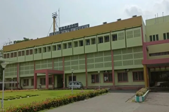 কোলাঘাট তাপবিদ্যুৎ কেন্দ্রের ভেতর শুভেন্দুর ছবি দিয়ে পোস্টার