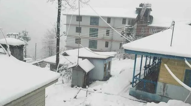 সাদা আস্তরণে শৈলশহর! দেখুন ভিডিও