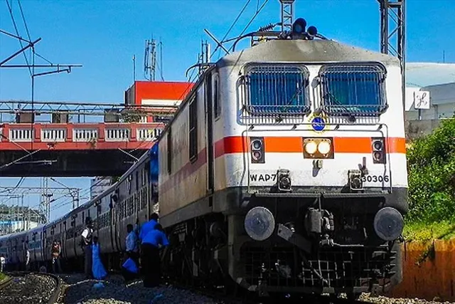 ছট পুজো পর্যন্ত ১৭৯টি বিশেষ ট্রেনের ঘোষণা রেলের