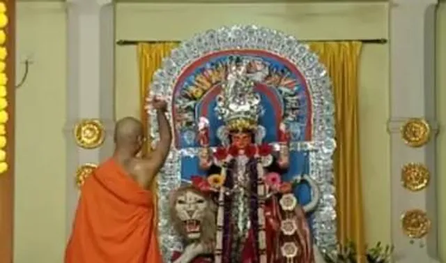 রীতি মেনে বেলুড়ের সারদা পীঠে শুরু দশমী পুজো