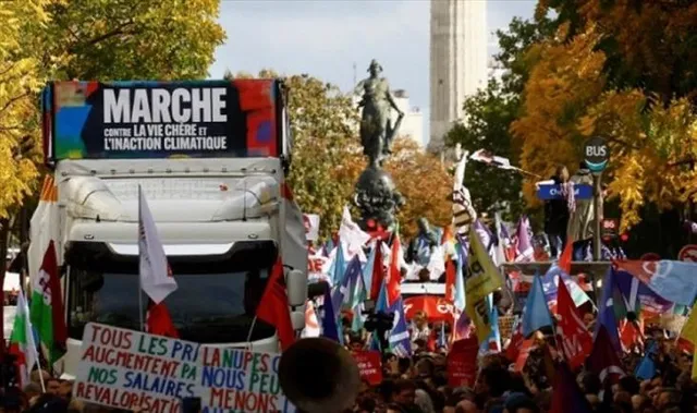 মুদ্রাস্ফীতি-জলবায়ু সংকট: বিক্ষোভে উত্তাল প্যারিস