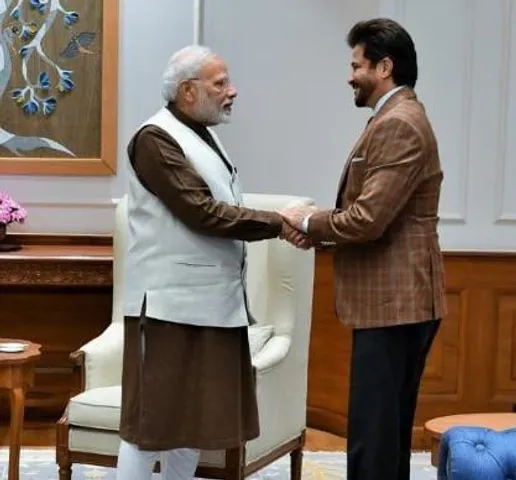 আচ্ছে দিনের অগ্রদূতকে শুভেচ্ছা জানালেন অনিল কপূর