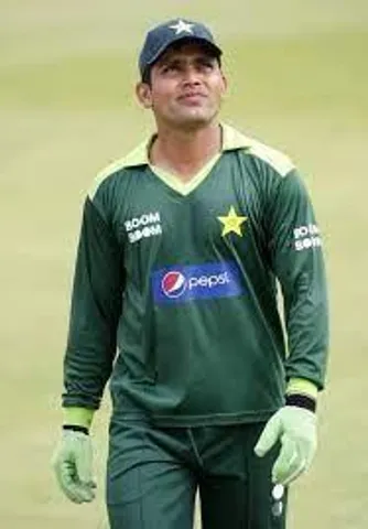 বিরাট সম্পর্কে যা বললেন কামরান