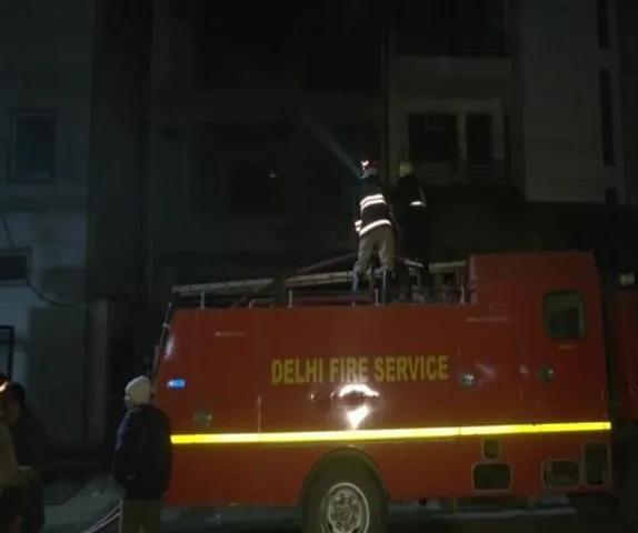 দিল্লিতে কারখানায় আগুন