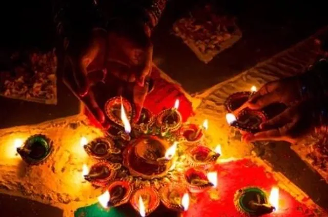 দীপাবলি কেন পালিত হয়?