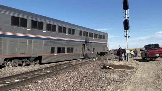 ভয়াবহ ট্রেন দুর্ঘটনা কানাডা সীমান্তে , মৃত একাধিক