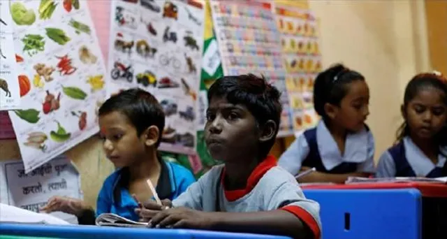 পড়ুয়াদের পাতে মাংস, বন্ধ করে দেওয়া হল কর্নাটকের স্কুল!