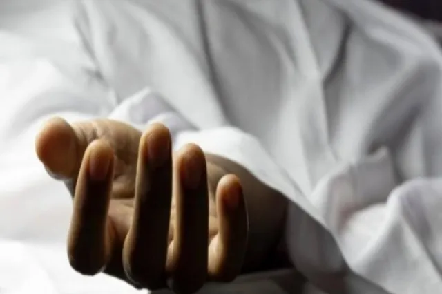 চুলের উদ্ভট কাটিং, বাবার বকুনি খেয়ে আত্মহত্যা ছেলের