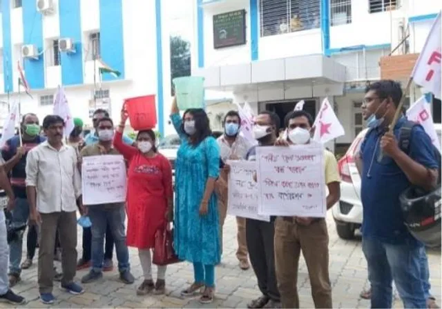 জলের সমস্যা নিয়ে শিলিগুড়িতে ডিওয়াইএফআইয়ের বিক্ষোভ