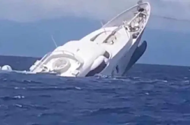 ঢেউয়ের ধাক্কায় সমুদ্রে ডুবে গেল ৭৮ লক্ষ ডলারের প্রমোদতরী