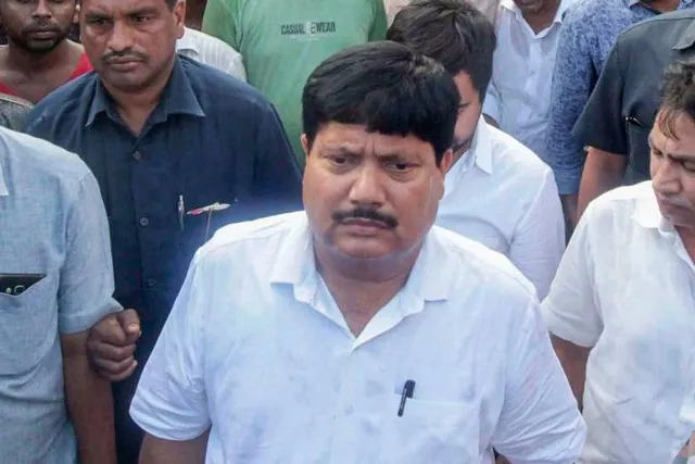 নিজ গড়েই বড় ধাক্কা অর্জুনের