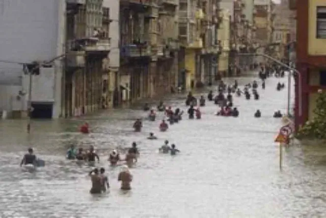 হারিকেন ইয়ান, জলের তলায় একাধিক এলাকা- দেখুন ভিডিও