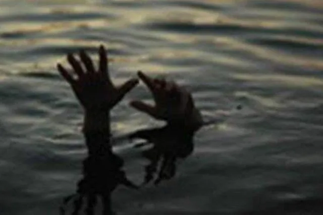 সেলফি তুলতে গিয়ে তলিয়ে মৃত্যু তিন জনের