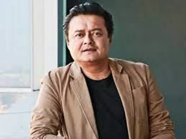 ৫১-তে পা শাশ্বত'র