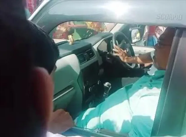 পার্থ চট্টোপাধ্যায়কে বিজয়ার শুভেচ্ছা জানালেন ডেবরা পঞ্চায়েত সমিতির কৃষি সেচ সমবায় দপ্তরের কর্মাধ্যক্ষ