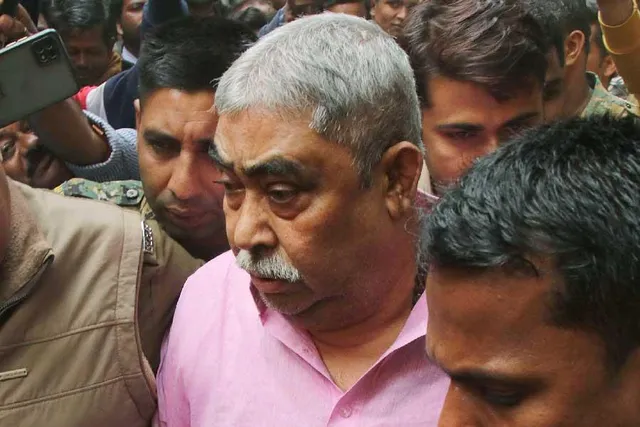 জামিনের শুনানিতে অনুব্রতর কাঁটা শিবঠাকুর