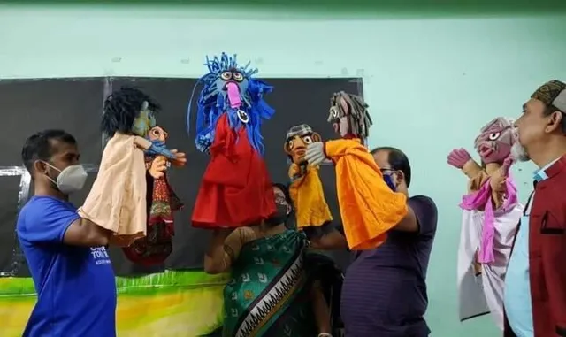 আসছে পুতুল মানুষ