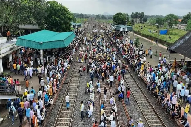 টানা পাঁচ দিন পর উঠল কুর্মিদের অবরোধ