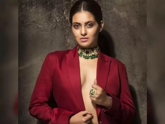 এবার নিয়োগ দুর্নীতিতে নাম জড়াল  প্রিয়াঙ্কার?