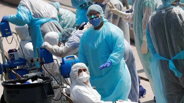 দিল্লির একাধিক হাসপাতালে আক্রান্ত চিকিৎসকরা