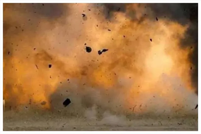 বোমা ফেটে রায়গঞ্জে আহত ৩ শিশু